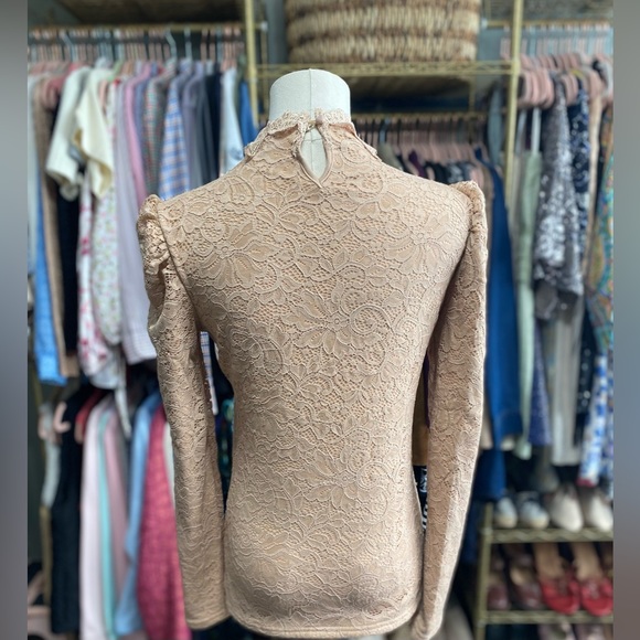 Veinfuns lace overlay long sleeve blouse/ top. Size M - Picture 5 of 10
